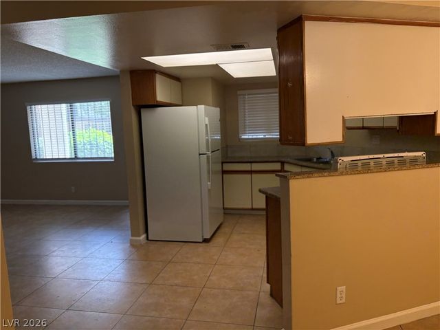 2080 Karen Avenue 17, Las Vegas, NV 89169