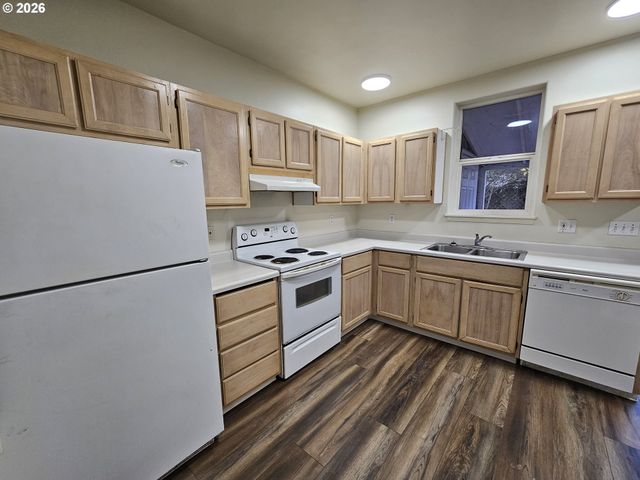 53 LAWRENCE St, Eugene, OR 97401