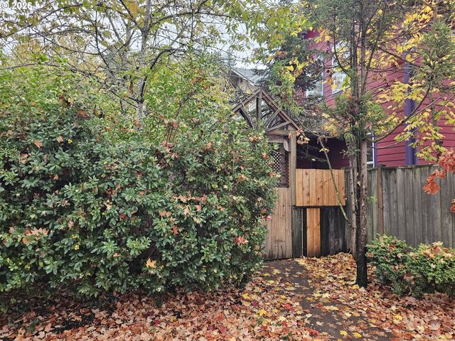 53 LAWRENCE St, Eugene, OR 97401