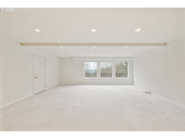 229 SUNSET Dr, Longview, WA 98632