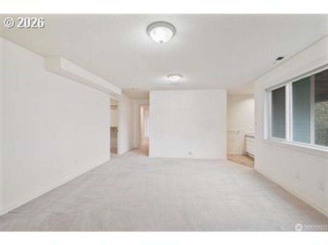 229 SUNSET Dr, Longview, WA 98632