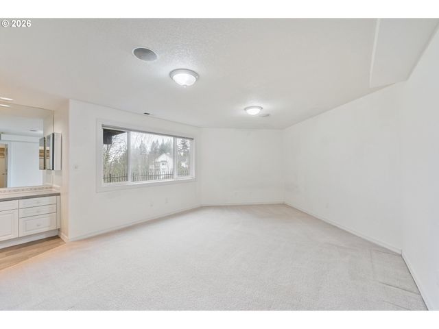 229 SUNSET Dr, Longview, WA 98632