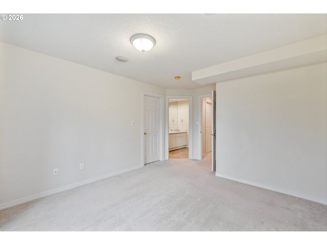 229 SUNSET Dr, Longview, WA 98632