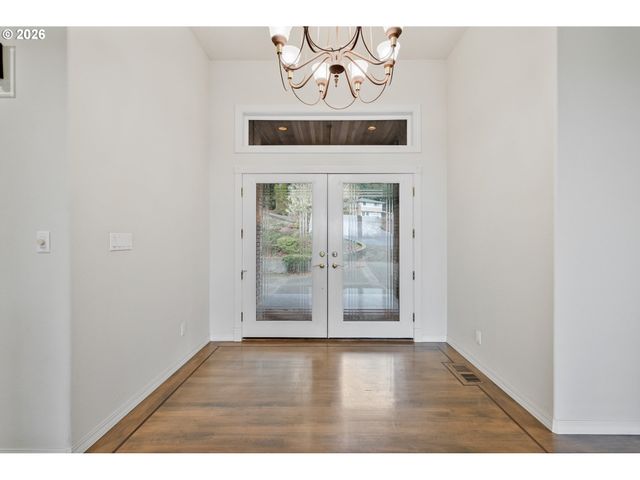 229 SUNSET Dr, Longview, WA 98632