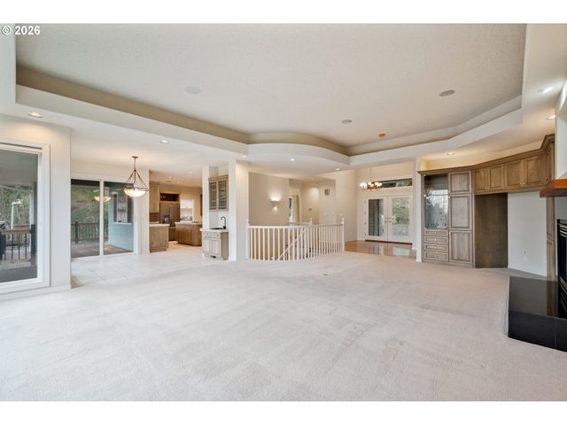 229 SUNSET Dr, Longview, WA 98632