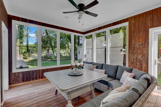 18 Cedar Lane, Setauket, NY 11733