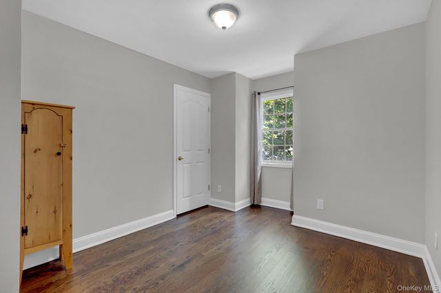 18 Cedar Lane, Setauket, NY 11733