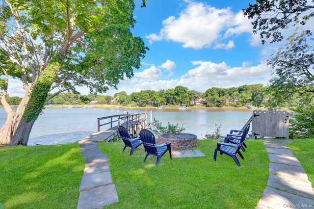 18 Cedar Lane, Setauket, NY 11733