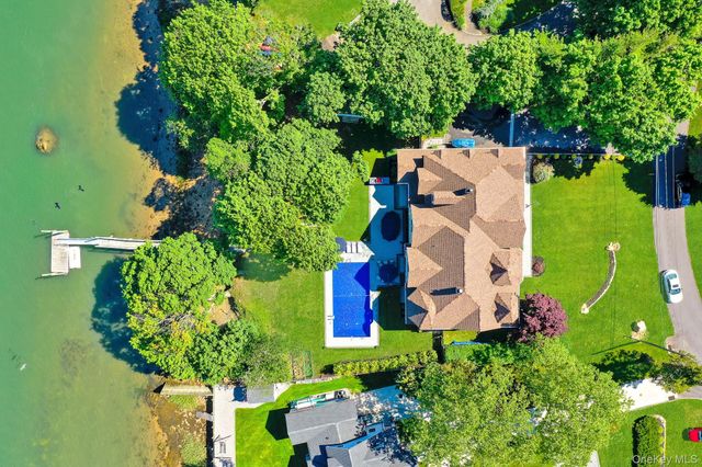 18 Cedar Lane, Setauket, NY 11733