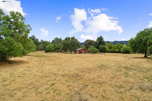 744 Mockingbird Ln, Pleasanton, CA 94566