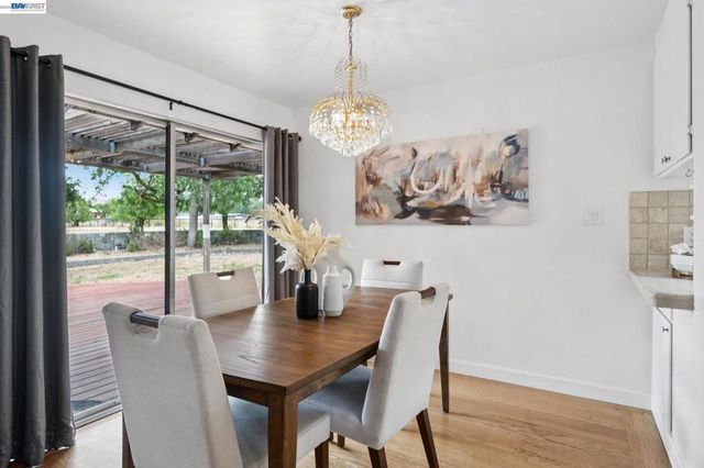 744 Mockingbird Ln, Pleasanton, CA 94566