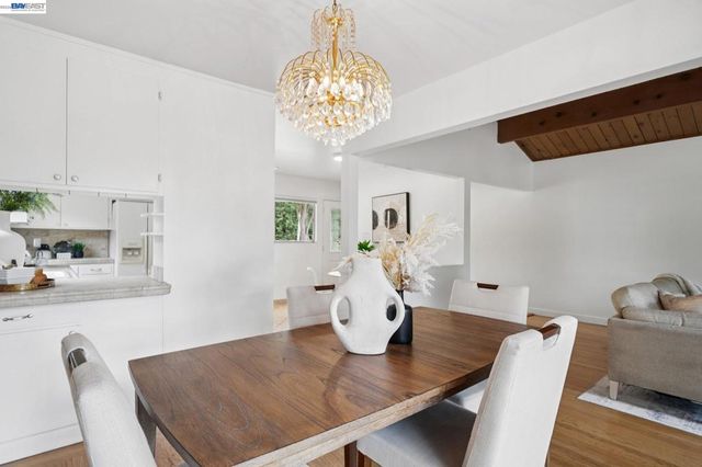 744 Mockingbird Ln, Pleasanton, CA 94566