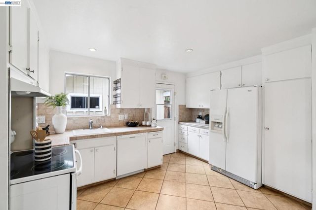 744 Mockingbird Ln, Pleasanton, CA 94566