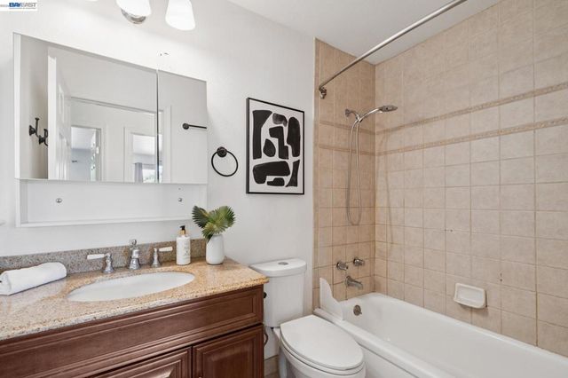 744 Mockingbird Ln, Pleasanton, CA 94566