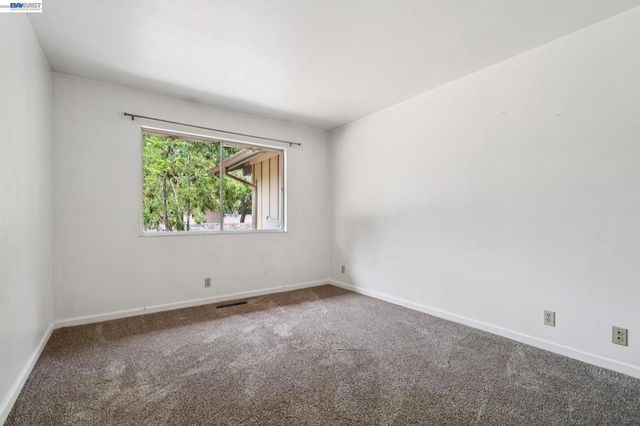 744 Mockingbird Ln, Pleasanton, CA 94566