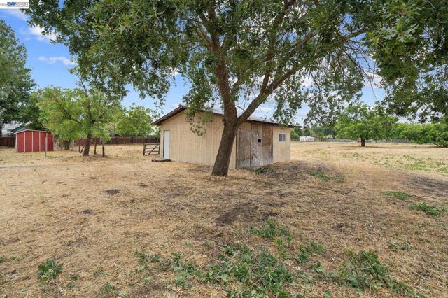 744 Mockingbird Ln, Pleasanton, CA 94566