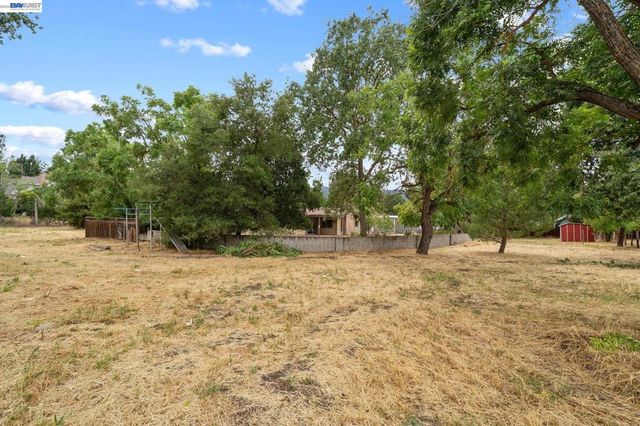744 Mockingbird Ln, Pleasanton, CA 94566