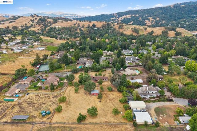 744 Mockingbird Ln, Pleasanton, CA 94566