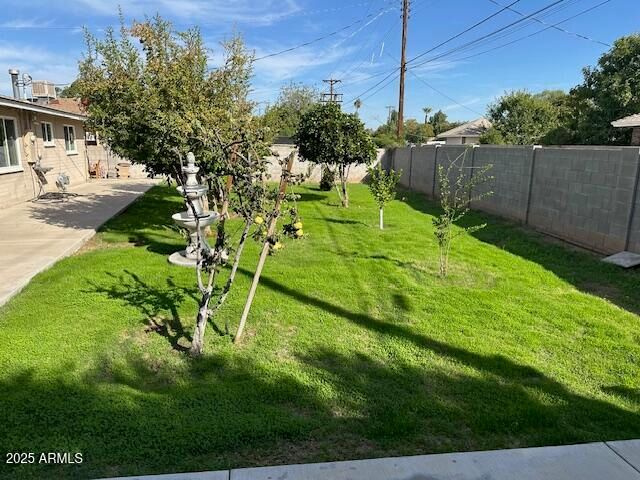 2227 W KEIM Drive, Phoenix, AZ 85015