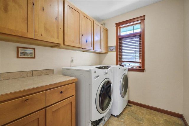 10018 N Moss Ln, Spokane, WA 99208