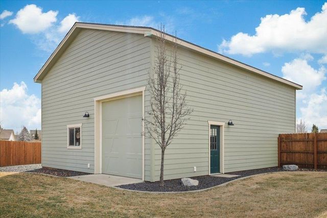 10018 N Moss Ln, Spokane, WA 99208