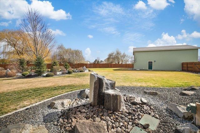 10018 N Moss Ln, Spokane, WA 99208