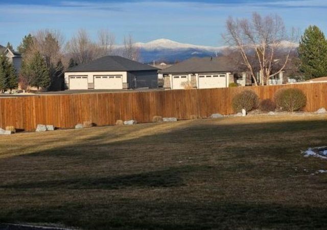 10018 N Moss Ln, Spokane, WA 99208