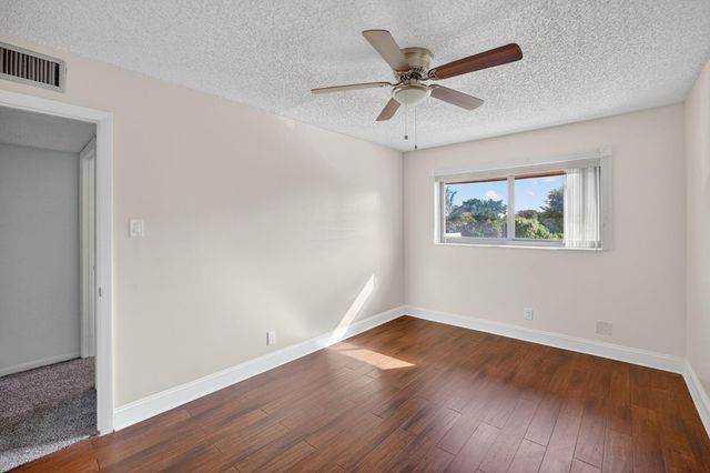 16 Toledo Ct 3-38, Davie, FL 33324