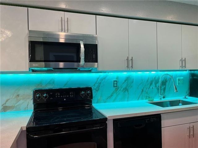 3947 Coral Springs Drive 22, Coral Springs, FL 33065