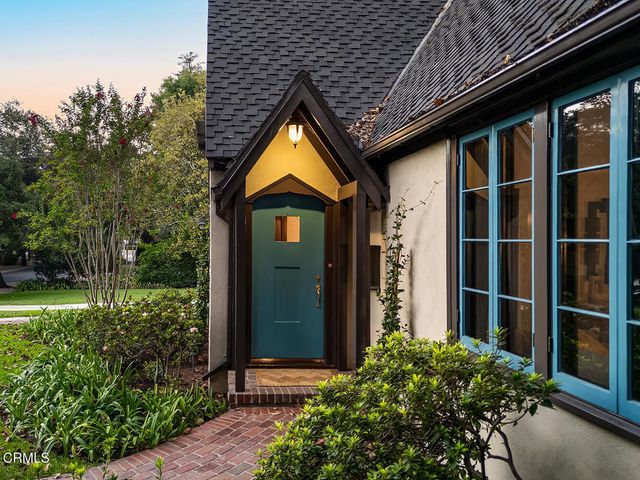874 S Arroyo Boulevard, Pasadena, CA 91105