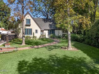 874 S Arroyo Boulevard, Pasadena, CA 91105