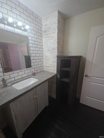 1028 R Street, Bedford, IN 47421