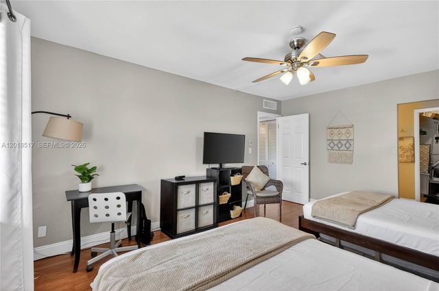 401 Golden Isles Dr 208, Hallandale Beach, FL 33009