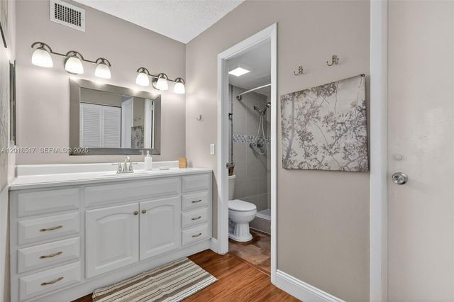 401 Golden Isles Dr 208, Hallandale Beach, FL 33009