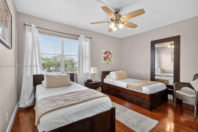 401 Golden Isles Dr 208, Hallandale Beach, FL 33009