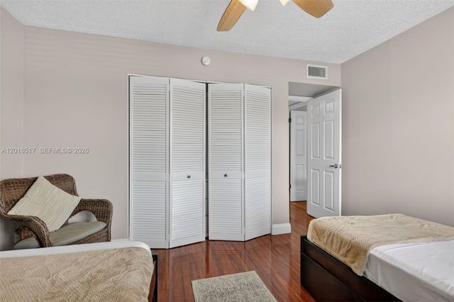 401 Golden Isles Dr 208, Hallandale Beach, FL 33009