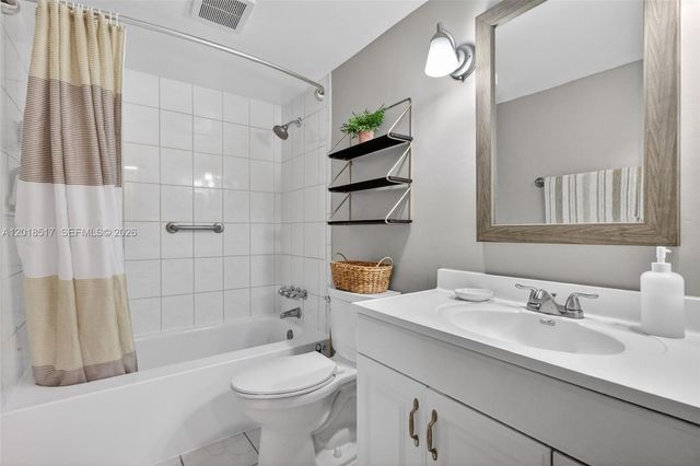 401 Golden Isles Dr 208, Hallandale Beach, FL 33009