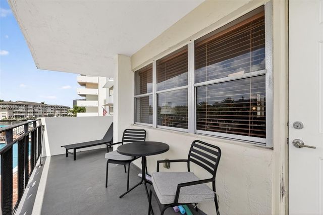 401 Golden Isles Dr 208, Hallandale Beach, FL 33009
