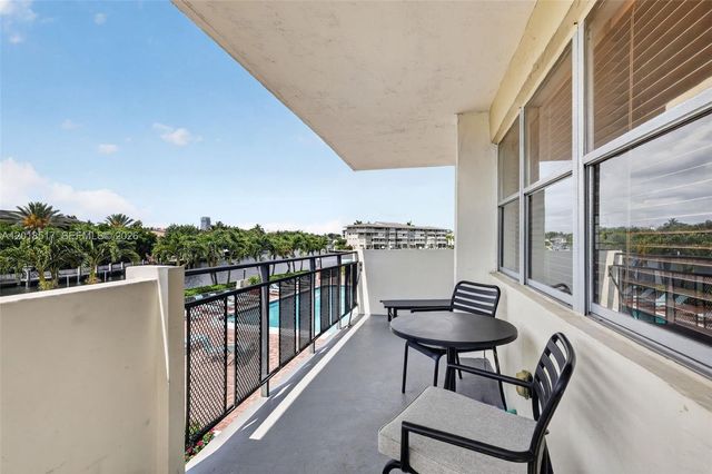 401 Golden Isles Dr 208, Hallandale Beach, FL 33009