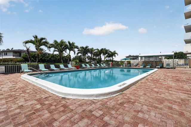 401 Golden Isles Dr 208, Hallandale Beach, FL 33009
