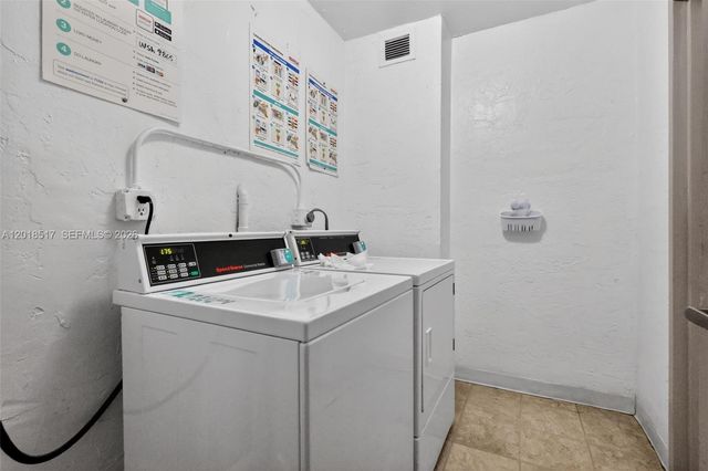 401 Golden Isles Dr 208, Hallandale Beach, FL 33009