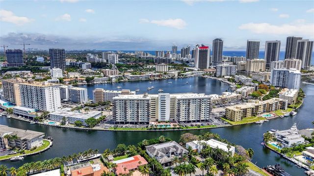 401 Golden Isles Dr 208, Hallandale Beach, FL 33009