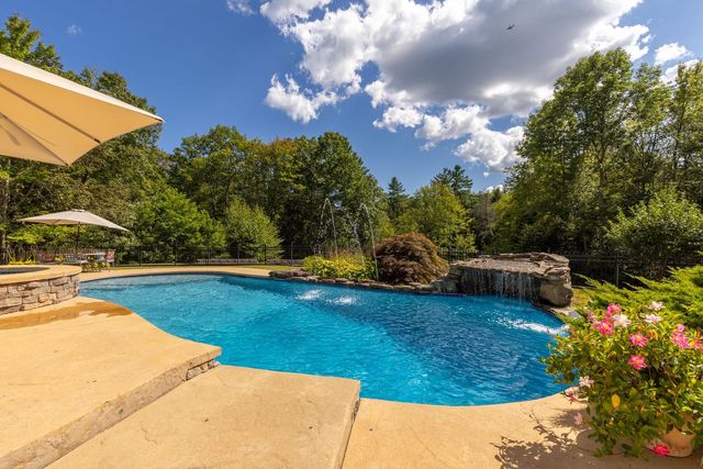 7 FANCY HILL, Madbury, NH 03823