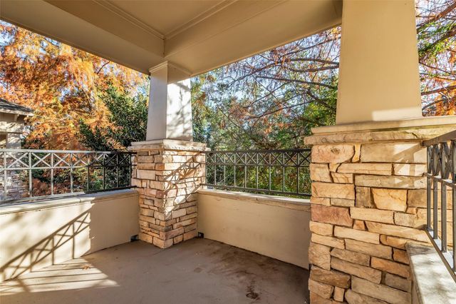 15 Scarlet Woods Court, The Woodlands, TX 77380