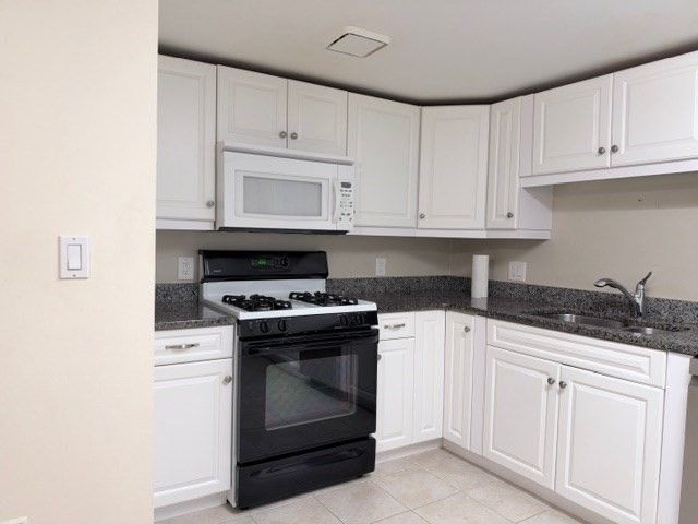 380 Place Lane 380, Woburn, MA 01801