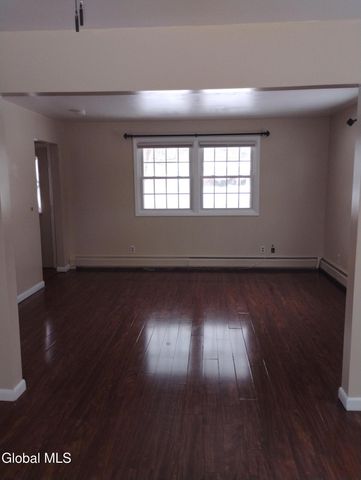 11 Sugar Plum Ridge, Clifton Park, NY 12065