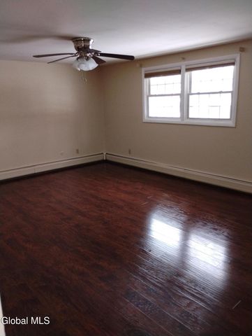 11 Sugar Plum Ridge, Clifton Park, NY 12065