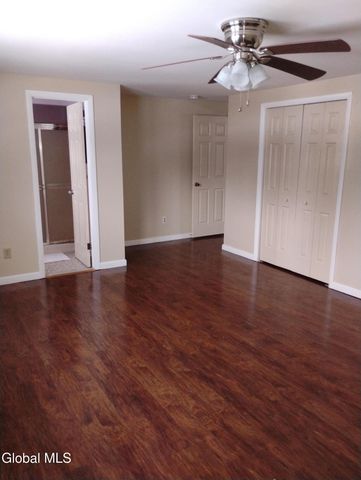 11 Sugar Plum Ridge, Clifton Park, NY 12065