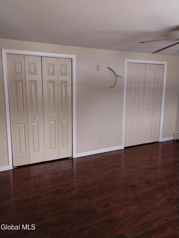 11 Sugar Plum Ridge, Clifton Park, NY 12065