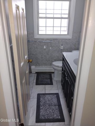 11 Sugar Plum Ridge, Clifton Park, NY 12065